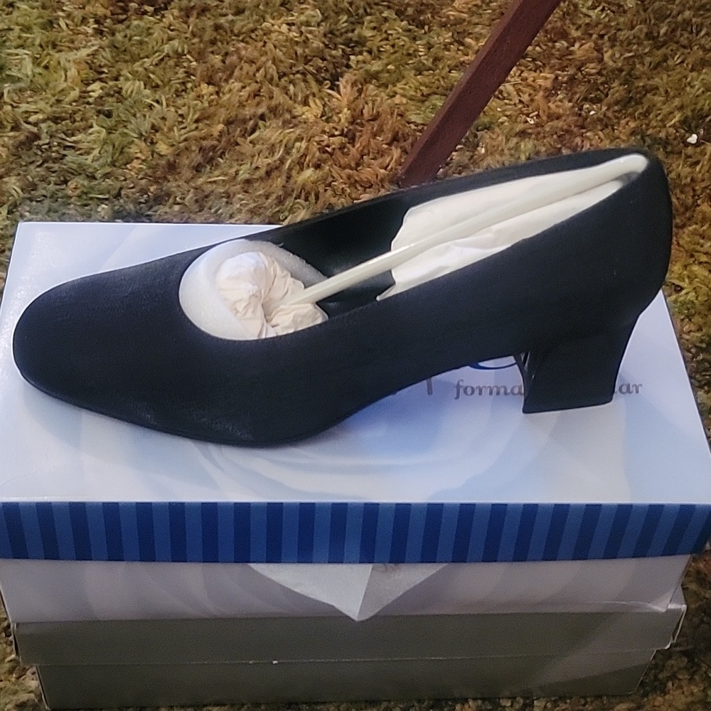 Black dye shoes